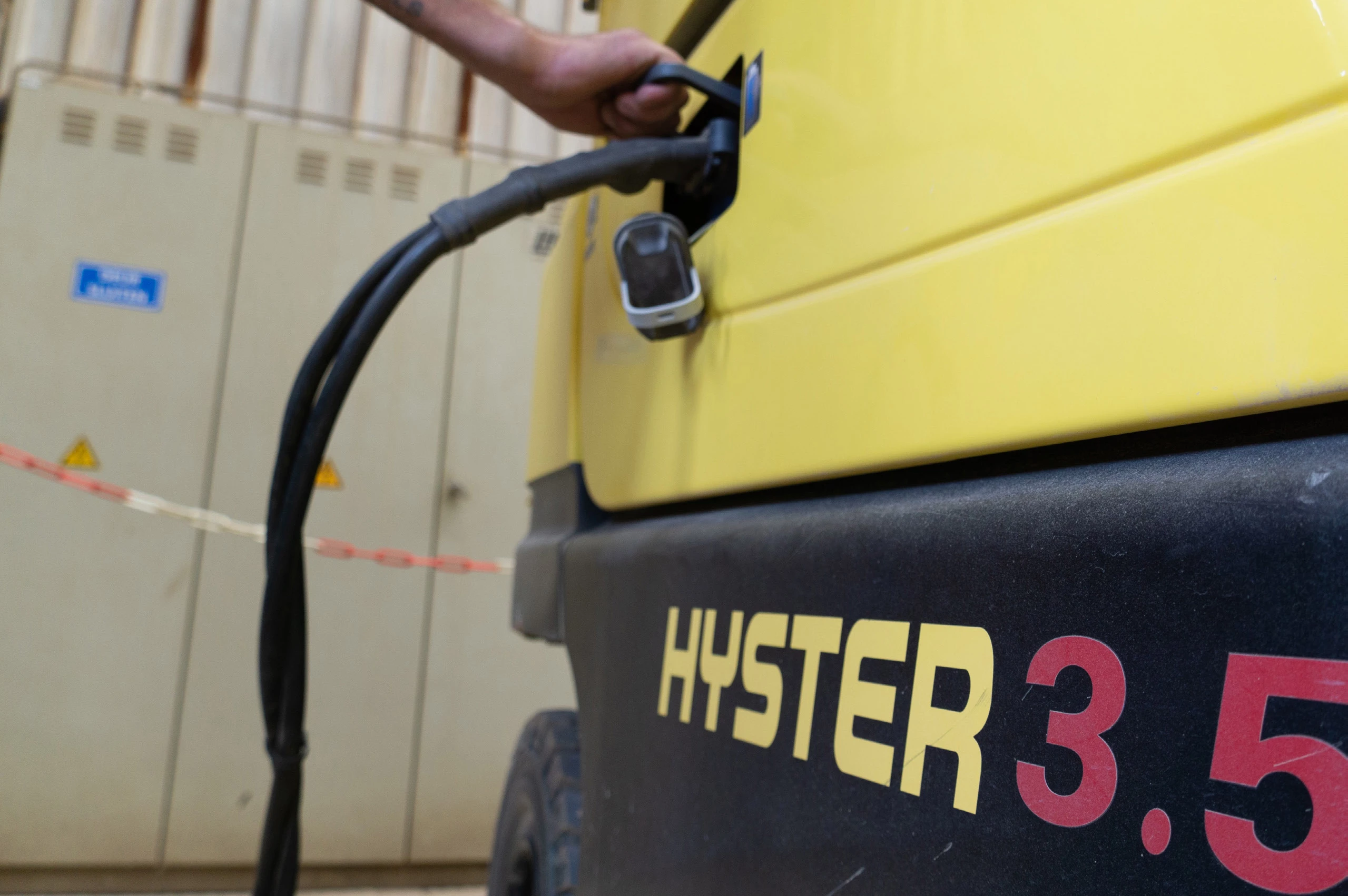 DE VIJF BELANGRIJKSTE VRAGEN DIE U MOET STELLEN VOORDAT U OVERGAAT OP ELEKTRIFICATIE VAN INDOOR HEFTRUCKS