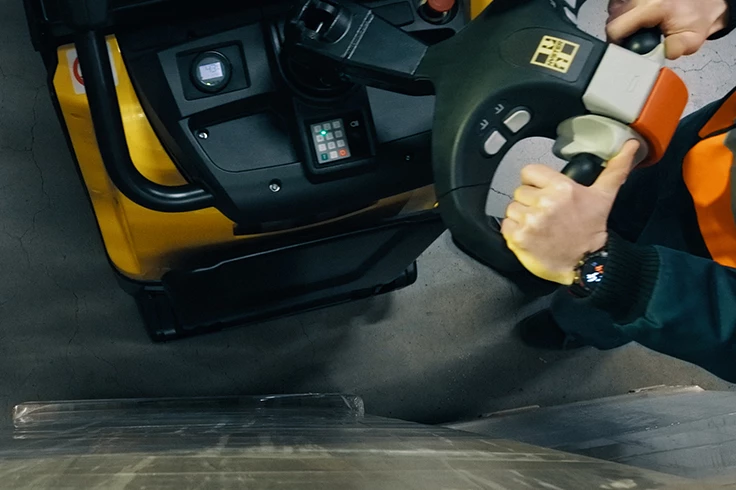 Elektrische pompwagen van Hyster van bovenaf