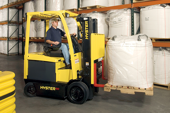 E45-70XN Electric Forklift powered by lead acid battery