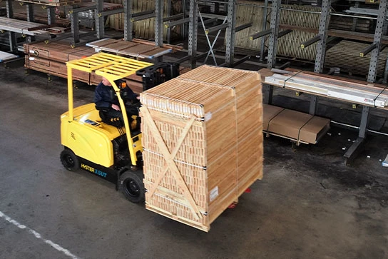 ELECTRIC LIFT TRUCKS 