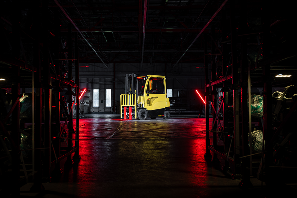 4 Wheel Electric Forklift Trucks | J40-70A | Hyster
