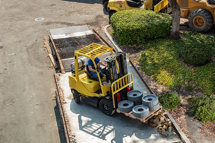 H40-70UT IC Pneumatic Tire Forklift